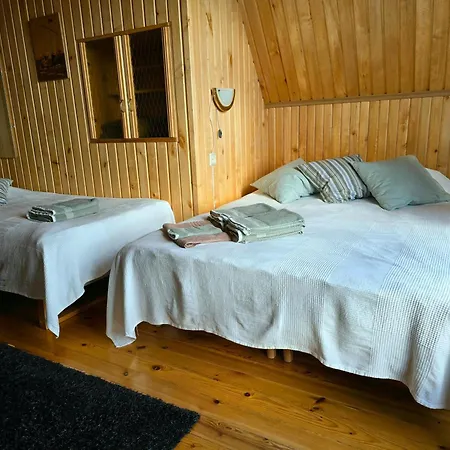 Benhaus Ar Pirti Un Ara Kublu * Sarkani