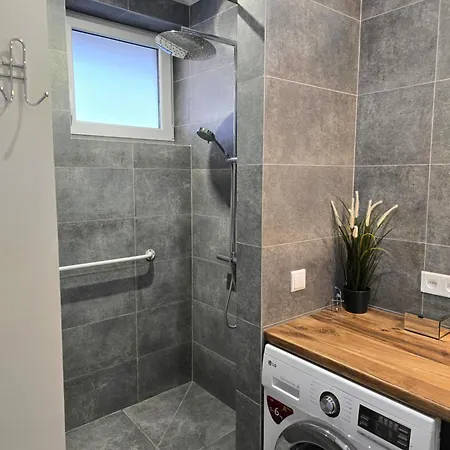 Benhaus Ar Pirti Un Ara Kublu *