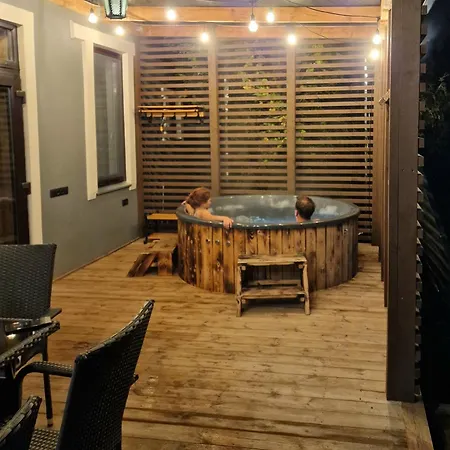 Benhaus Ar Pirti Un Ara Kublu 招待所