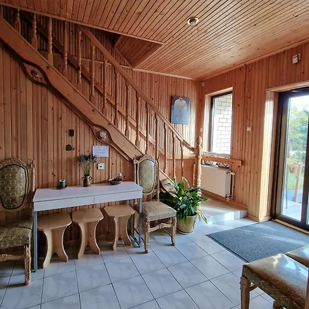Benhaus Ar Pirti Un Ara Kublu 招待所 Sarkani